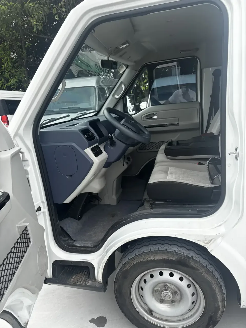 Xinyuan Automobile Xinyuan E3L Xinyuan E3L 2025 Practical 6-seater bus 53.58kWh 2026 — thumbnail 3