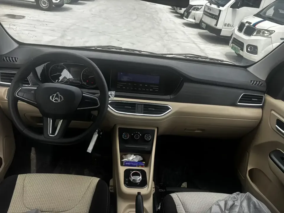 Changan span Crossstar V7 EV Crossstar V7 EV 2024 316km Double-door luxury 9-seater 2024 — thumbnail 4