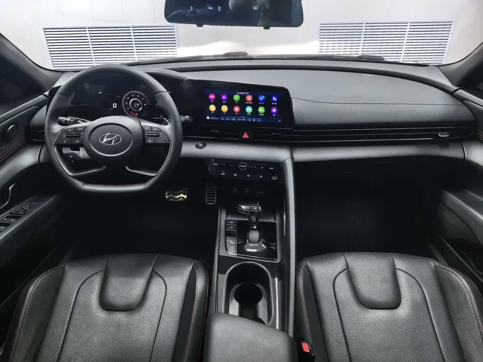 Hyundai Elantra Elantra 2022 240TGDi DCT LUX Premium Edition 2022 — thumbnail 5
