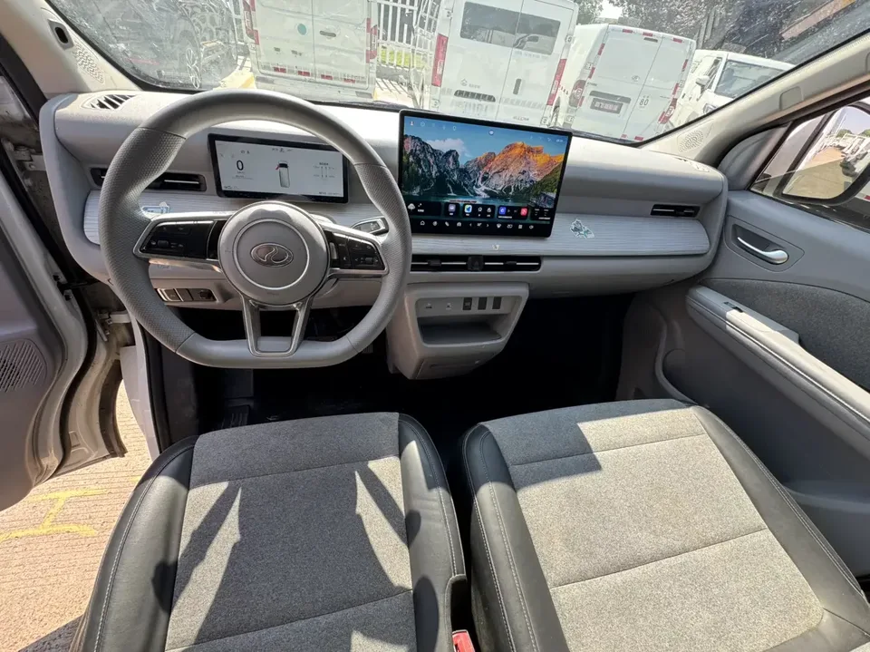 Ruichi R5 Ruichi R5 2025 Passenger version Intelligent Supercharger version Beyond Type I 52.16kWh 2025 — thumbnail 3