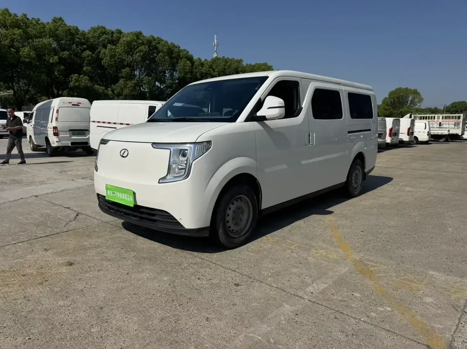 Ruichi R5 Ruichi R5 2025 Passenger version Intelligent Supercharger version Beyond Type I 52.16kWh 2025 — фото 1, купить с доставкой в Москву