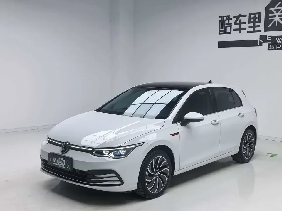 Volkswagen Golf golf 2023 280TSI DSG Pro facelift 2024 — photo 1, buy with delivery to Moscow