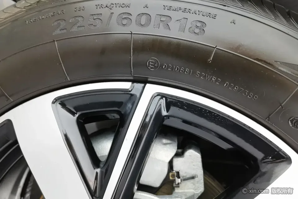 BYD Song Pro DM Song Pro DM 2024 DM-i Glory Edition 110km Surpassing Type 2024 — thumbnail 3