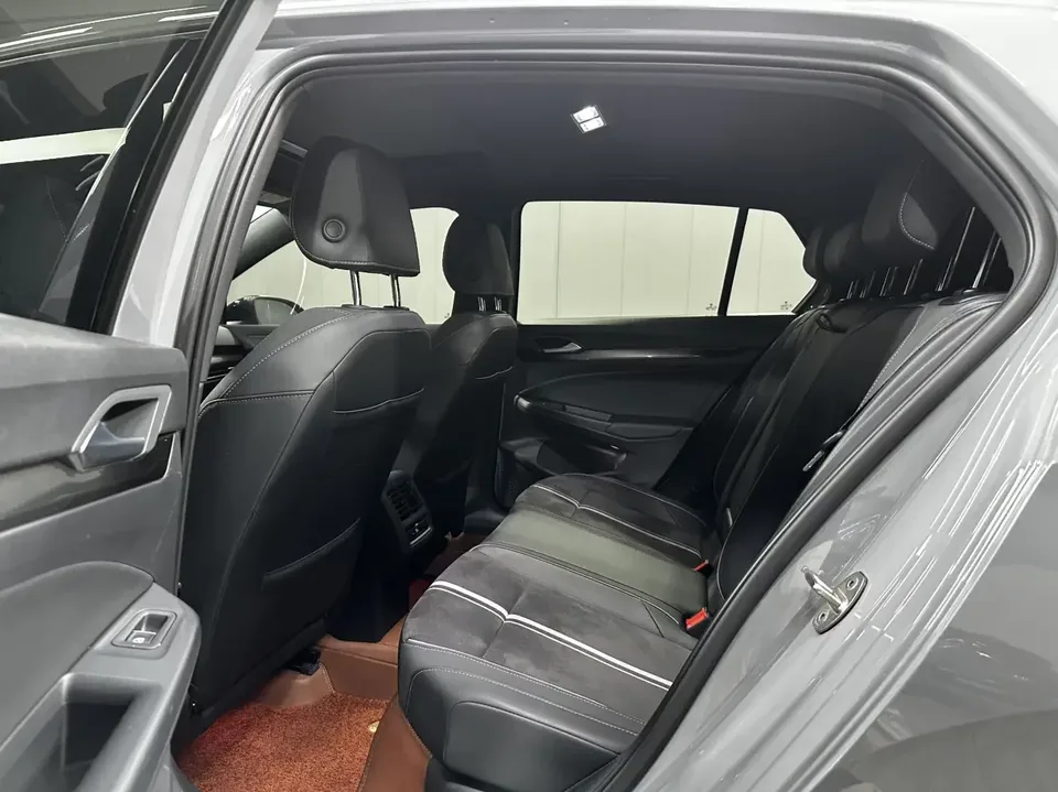 Volkswagen Golf golf 2023 280TSI DSG R-Line Lite 2023 — thumbnail 5