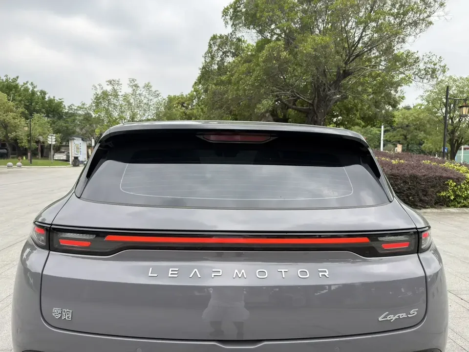 Leapmotor Lafa5 Leapmotor Lafa5 2026 515 Pro 2025 — thumbnail 5