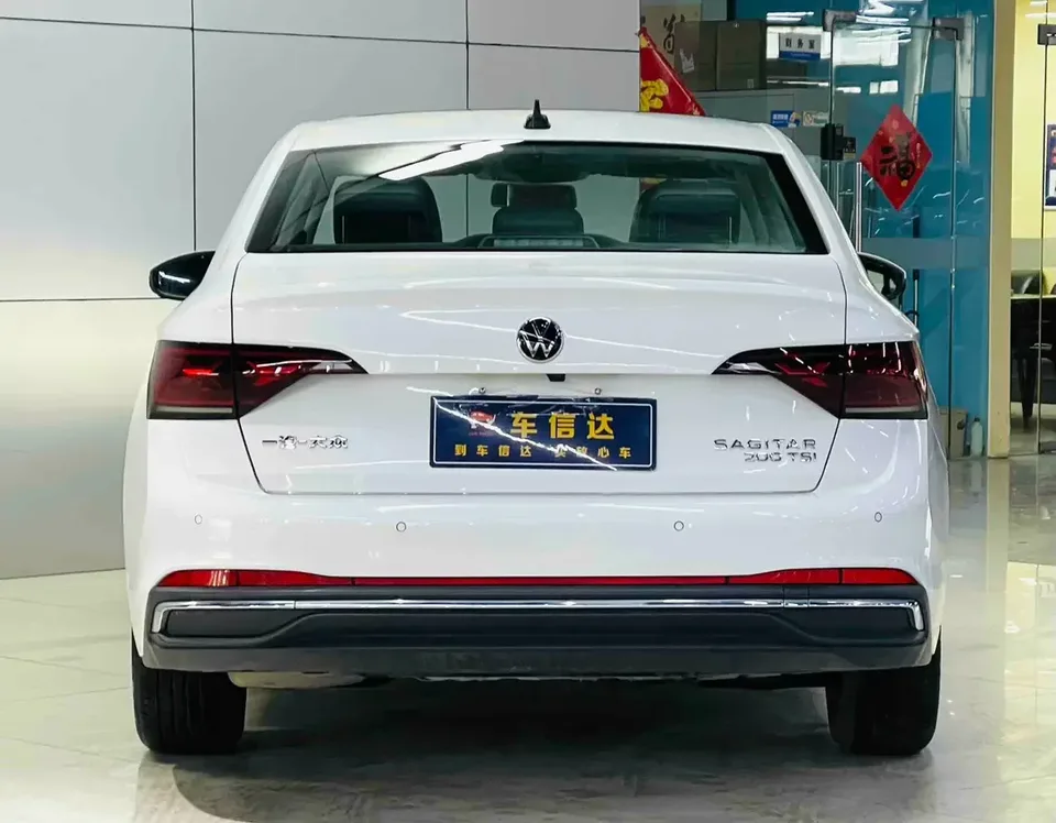 Volkswagen Sagitar Sagitar 2024 200TSI DSG Flying Edition 2024 — thumbnail 4