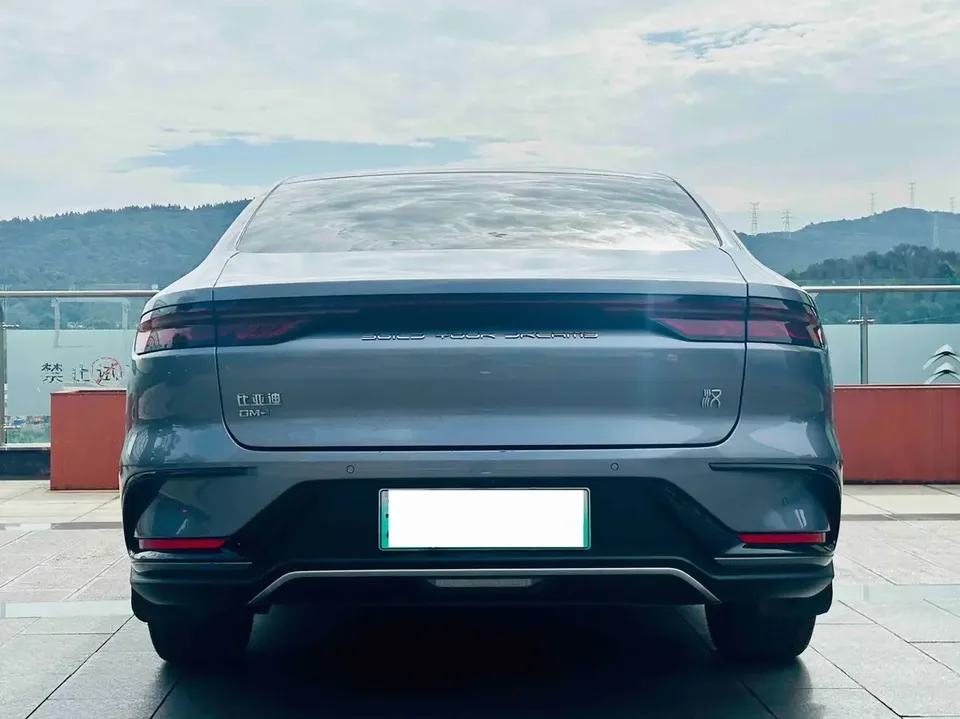 BYD Han DM Chinese DM 2022 DM-i 121KM Premium 2023 — thumbnail 2