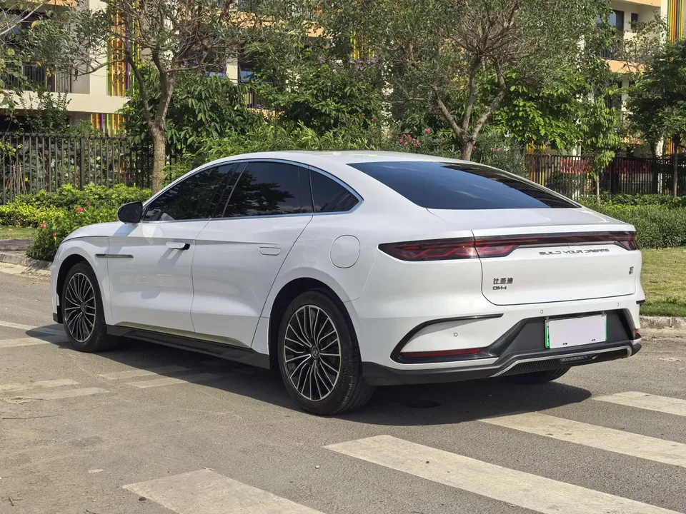 BYD Han DM Chinese DM 2022 DM-i 121KM Premium 2022 — thumbnail 2