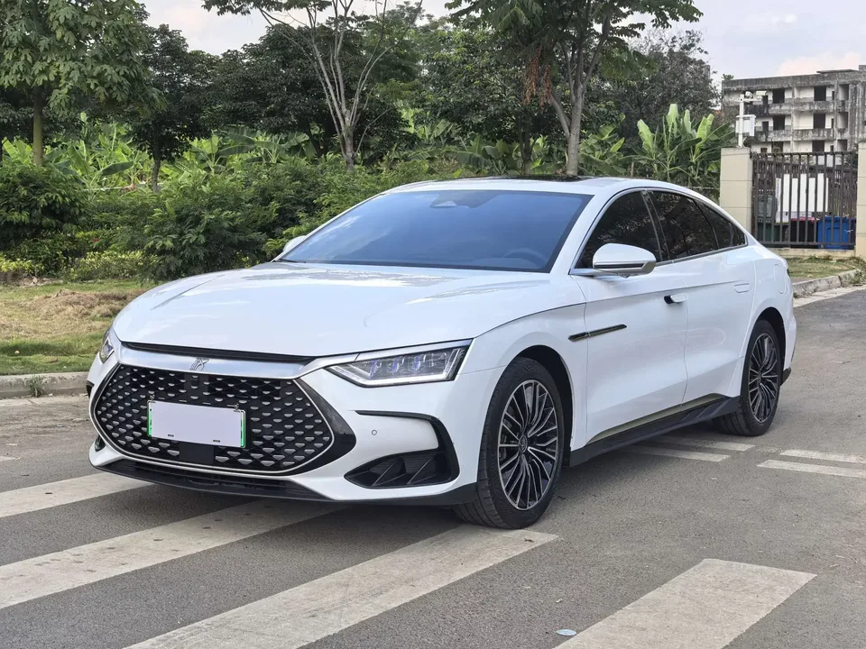 BYD Han DM Chinese DM 2022 DM-i 121KM Premium 2022 — photo 1, buy with delivery to Moscow