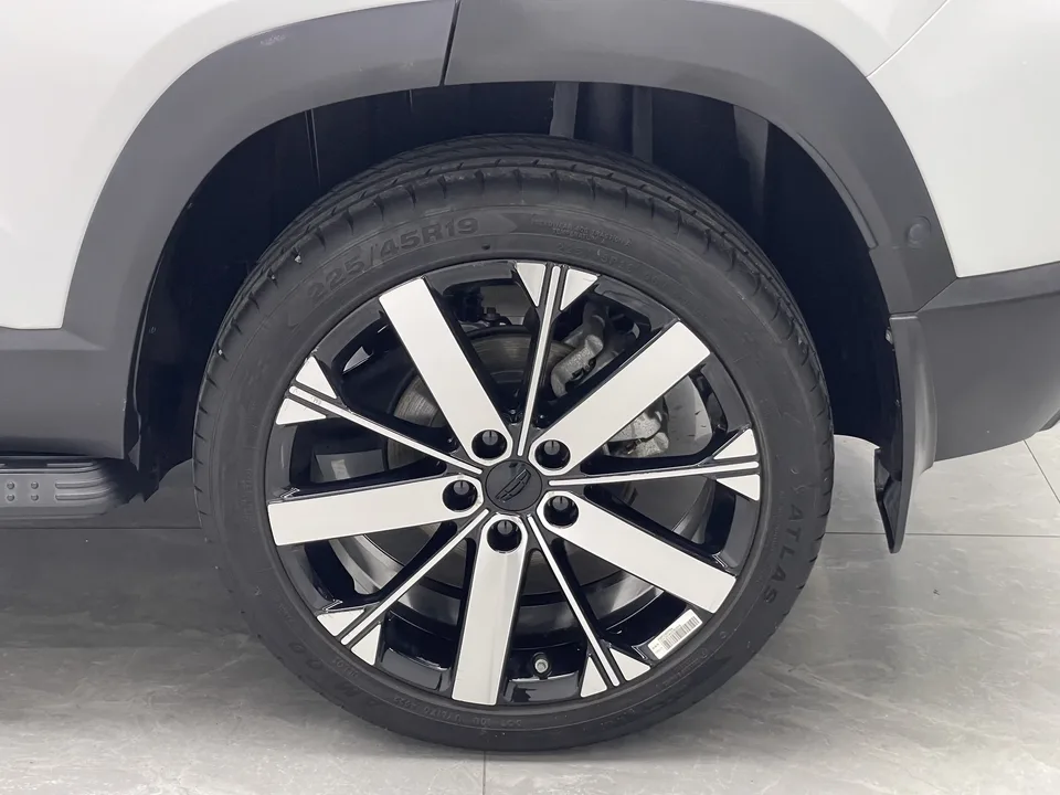 Geely ICON Geely ICON 2023 1.5TD Chocolate Edition 2023 — миниатюра 3