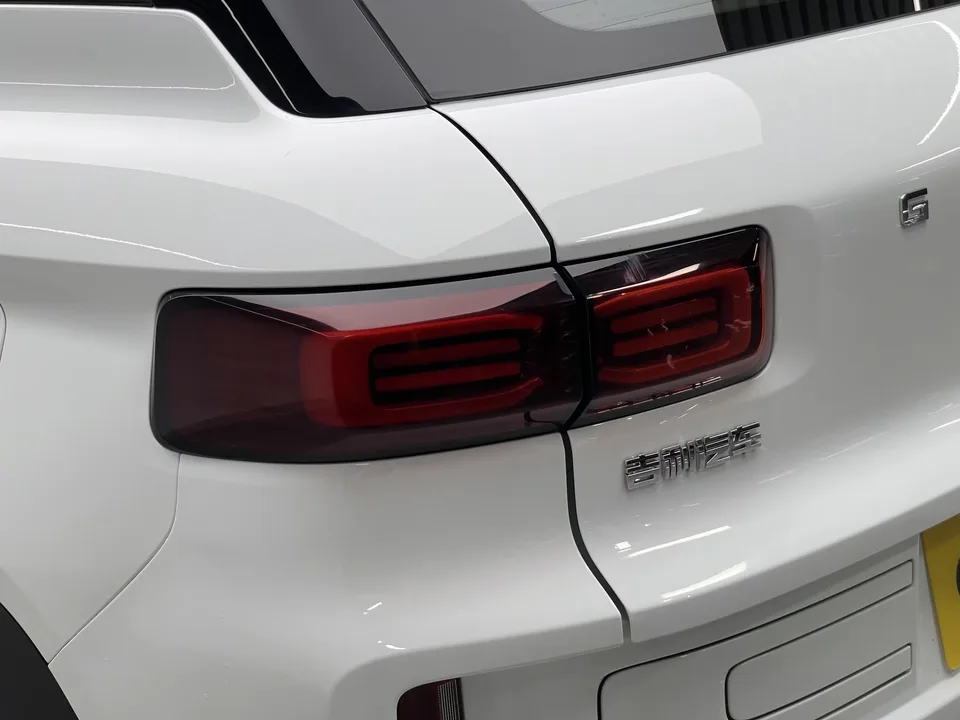 Geely ICON Geely ICON 2023 1.5TD Chocolate Edition 2023 — миниатюра 4
