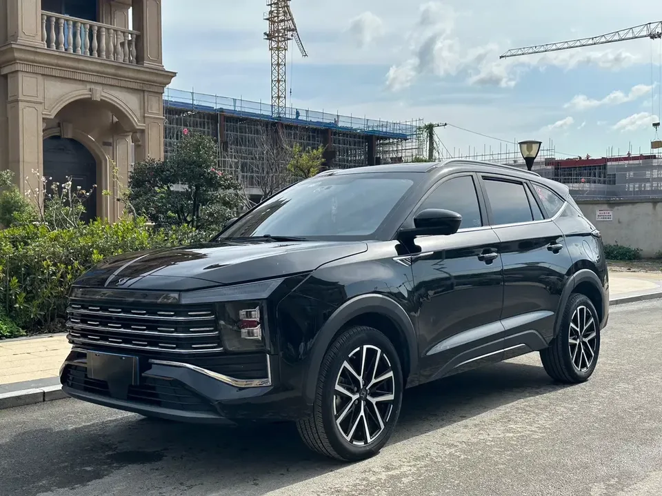 JAC (Sihao) Sihao X8 PLUS Sihao X8 PLUS 2022 1.5TGDI DCT Smart Edition 6/7 Seaters 2024 — photo 1, buy with delivery to Moscow