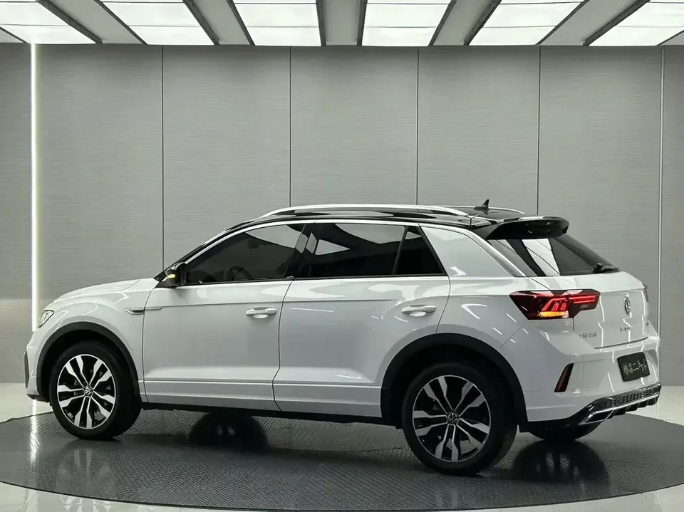 Volkswagen T-Roc TANG 2022 280TSI DSG 2WD R-Line Pro PLUS 2022 — миниатюра 2