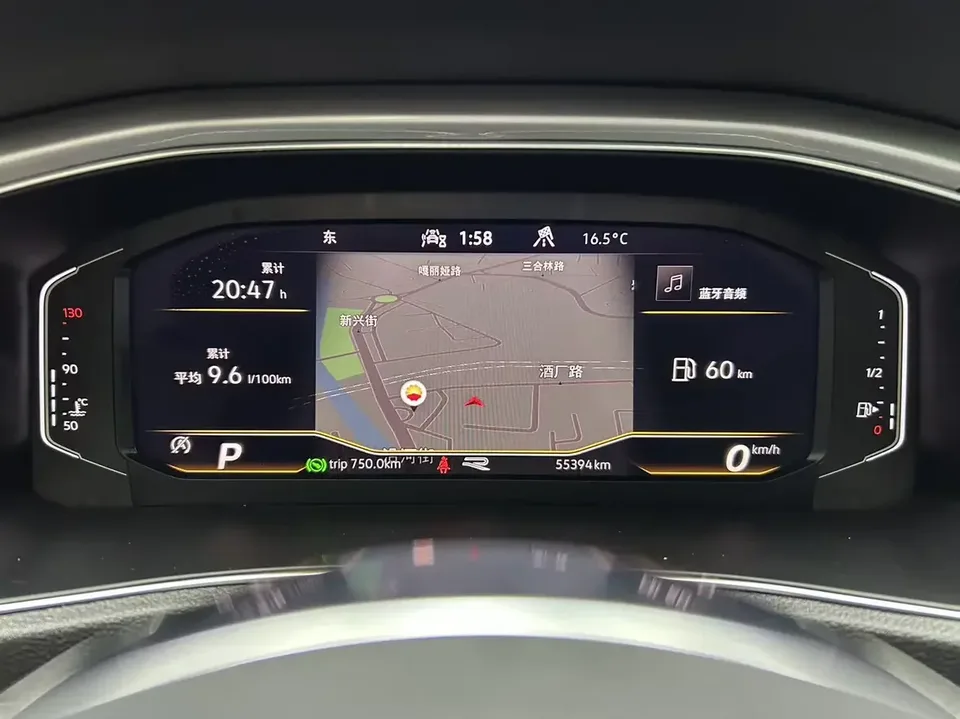 Volkswagen T-Roc TANG 2022 280TSI DSG 2WD R-Line Pro PLUS 2022 — миниатюра 4
