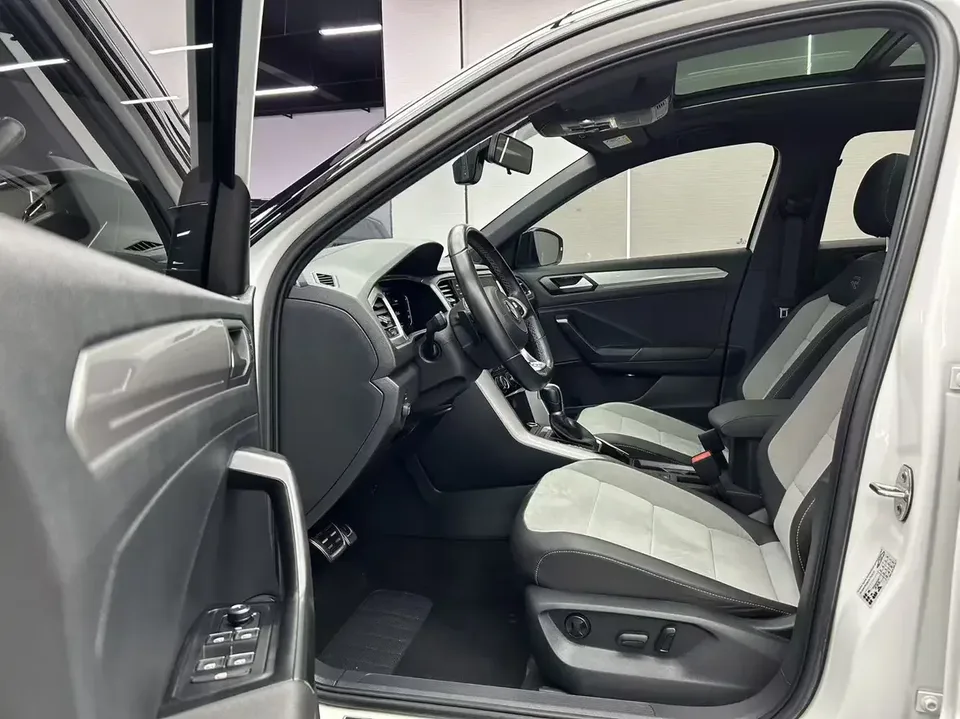Volkswagen T-Roc TANG 2022 280TSI DSG 2WD R-Line Pro PLUS 2022 — миниатюра 5