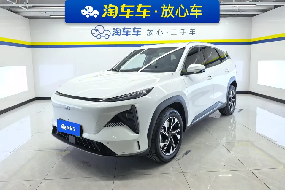 Geely Galaxy L7 Galaxy L7 2023 1.5T DHT 55km PRO 2024 — photo 1, buy with delivery to Moscow