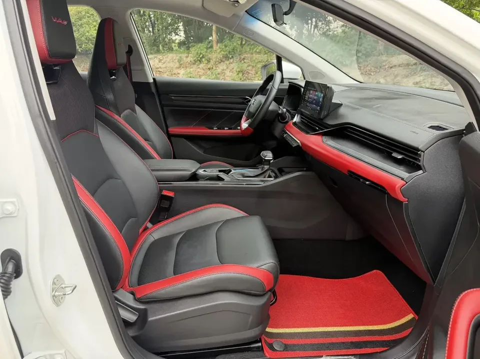 Geely Emgrand S Emgrand S 2021 1.4T CVT Premium 2022 — thumbnail 4
