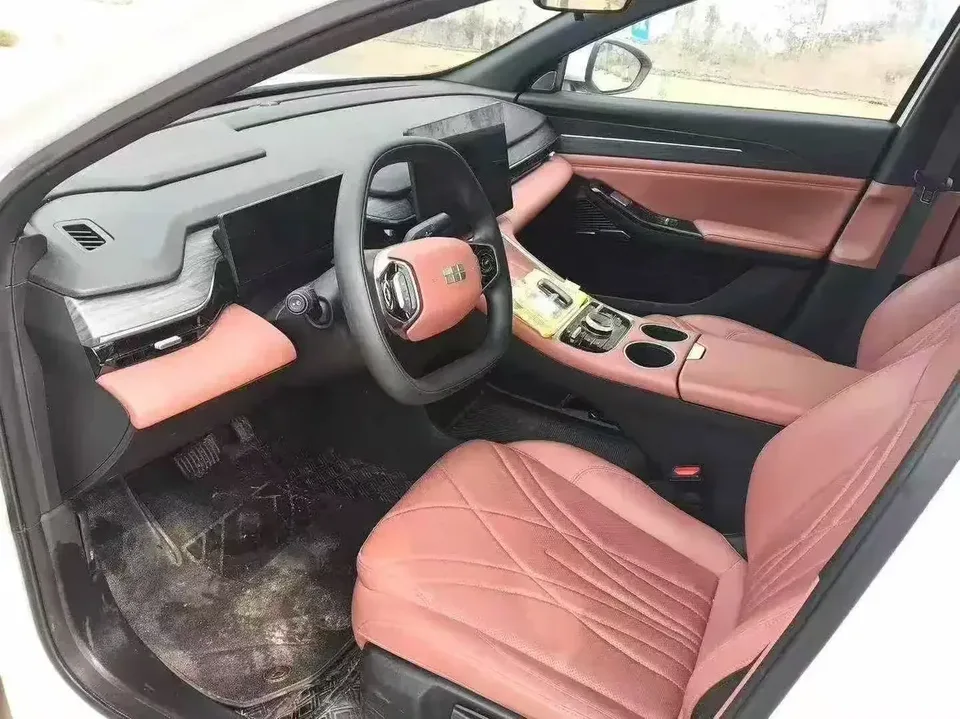 Geely Galaxy L6 Galaxy L6 2025 1.5 EM-i DHT 140KM Long-distance Version 2025 — thumbnail 5