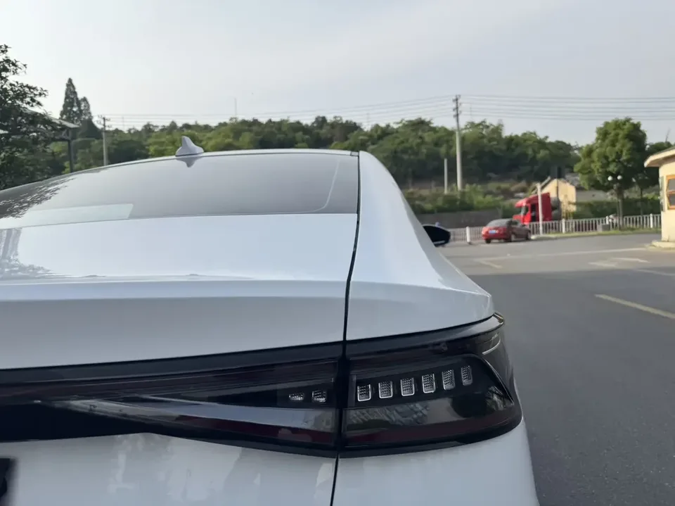 Chery Arrizo 8 Arrizo 8 2025 1.6TGDI DCT Intelligence 2025 — миниатюра 3