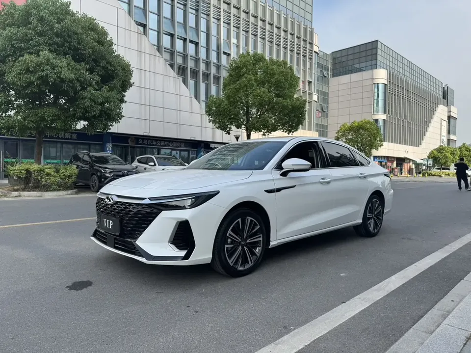 Chery Arrizo 8 Arrizo 8 2025 1.6TGDI DCT Intelligence 2025 — фото 1, купить с доставкой в Москву