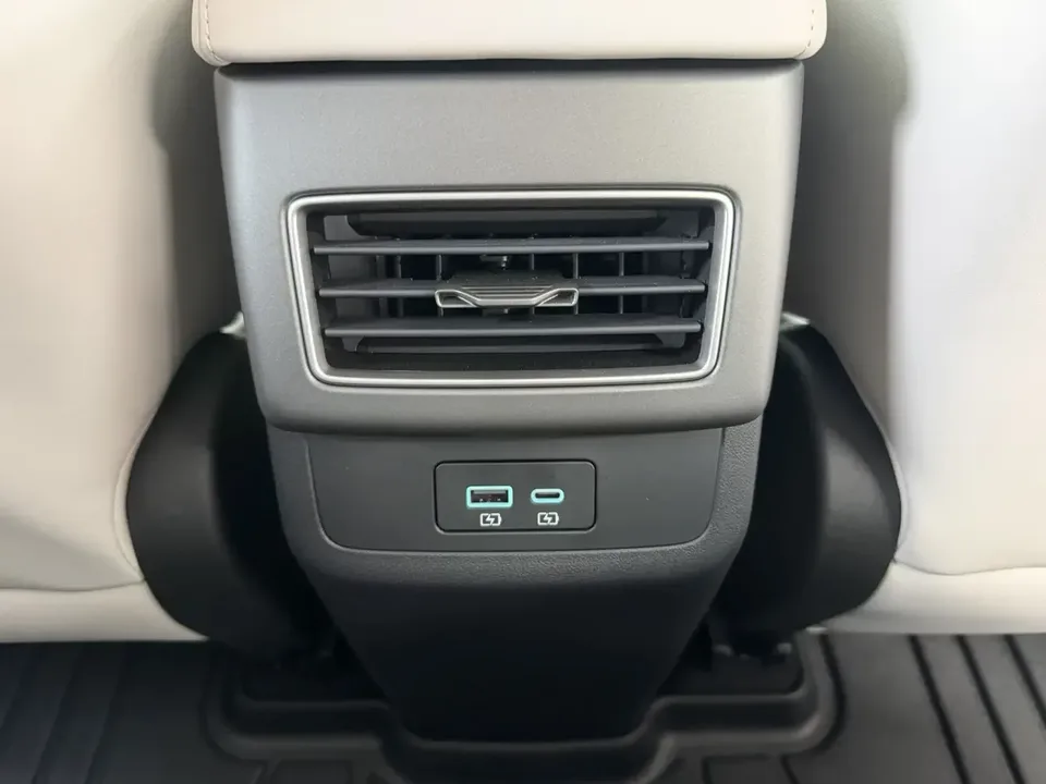 BYD Yuan Up Yuan UP 2025 Smart Driving Edition 401KM Vitality Edition 2026 — thumbnail 3