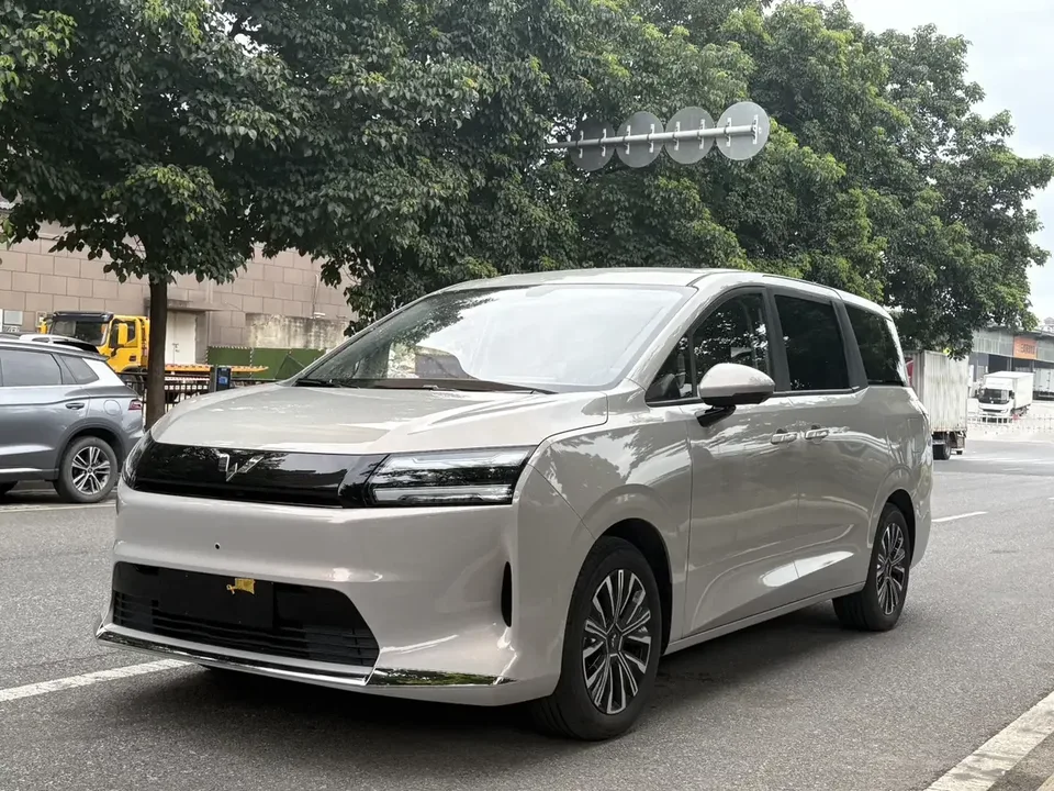 Wuling Starlight 730 EV Starlight 730 EV 2025 500km Luxury 2026 — photo 1, buy with delivery to Moscow