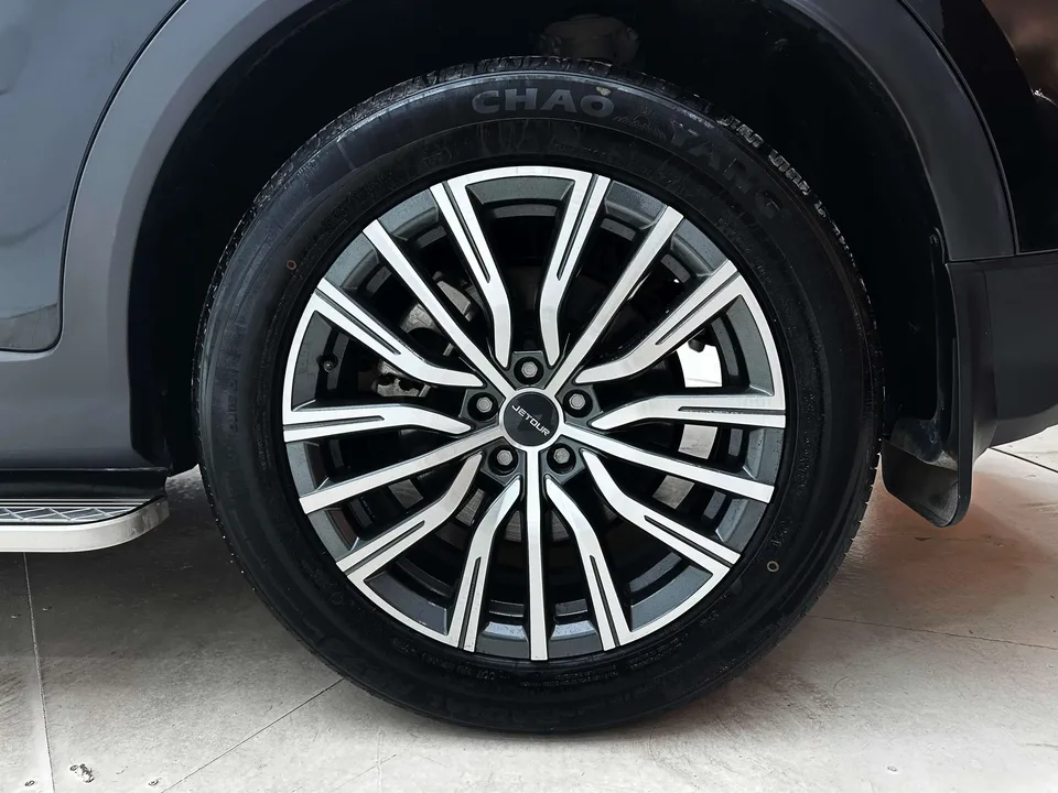 Jetour Jietu X70 PLUS Jietu X70 PLUS 2023 1.5T DCT Brave PLUS 5-seater 2023 — thumbnail 3