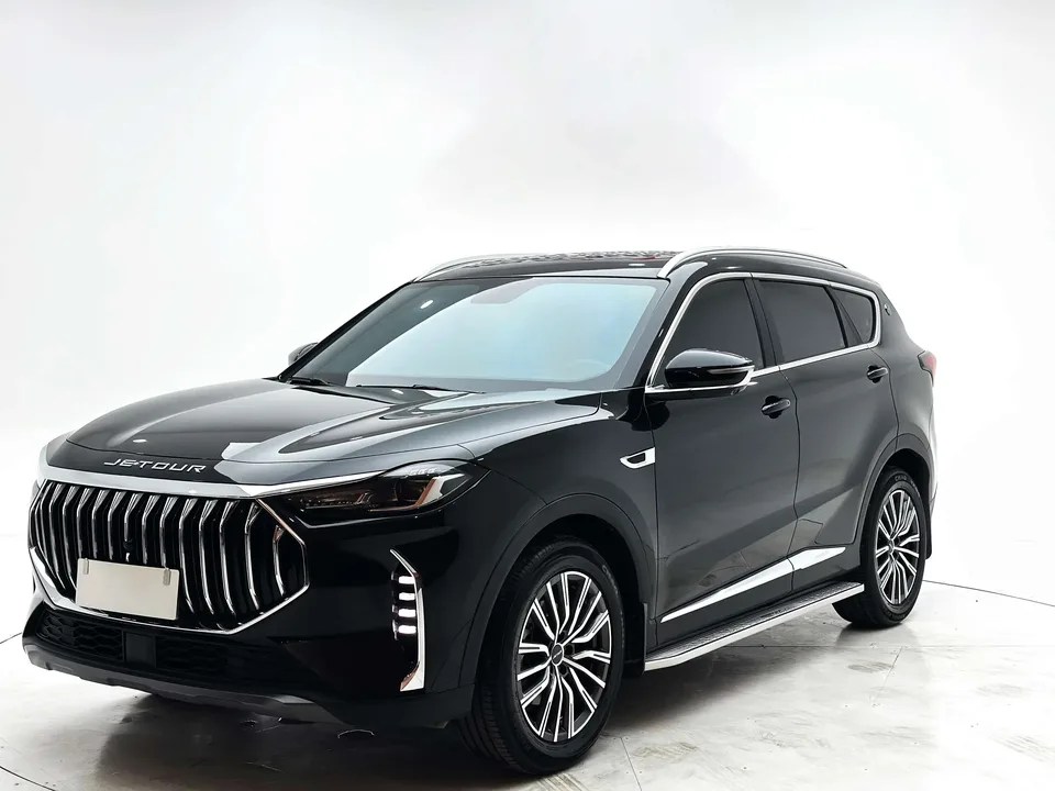 Jetour Jietu X70 PLUS Jietu X70 PLUS 2023 1.5T DCT Brave PLUS 5-seater 2023 — photo 1, buy with delivery to Moscow