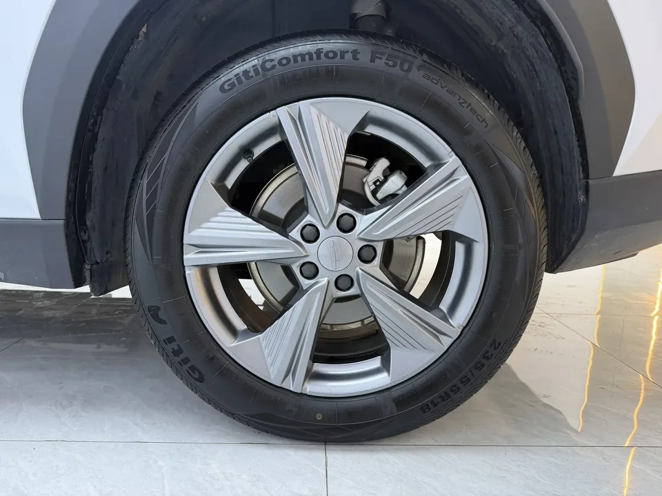 Geely Atlas L Boyue L 2023 1.5TD DCT Luxury 2023 — миниатюра 3