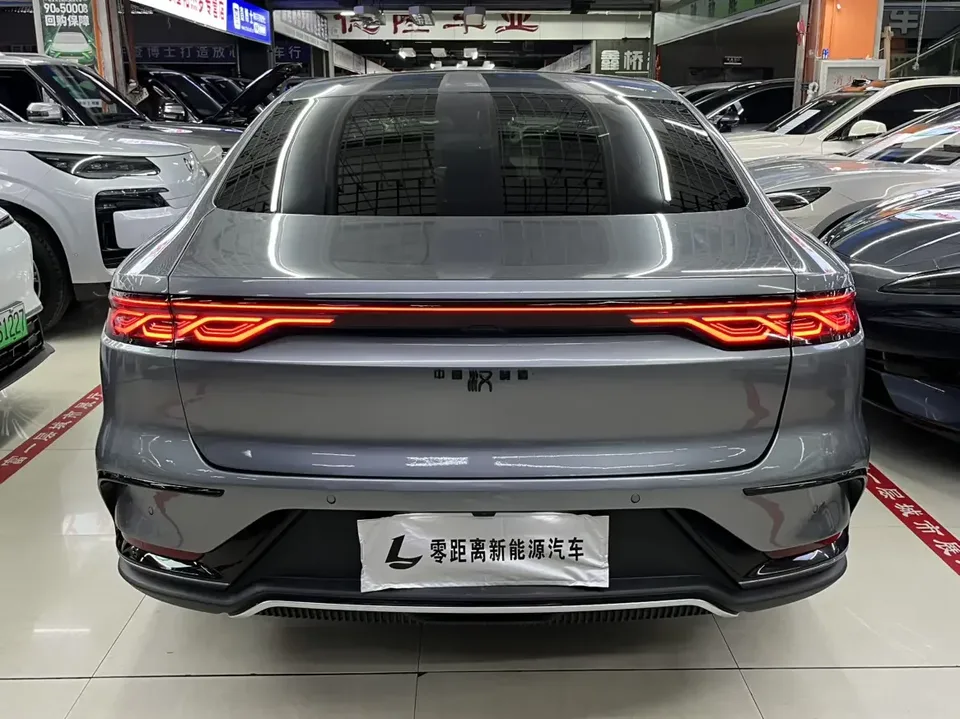 BYD Han DM Chinese DM 2022 DM-i 121KM Premium 2022 — thumbnail 2