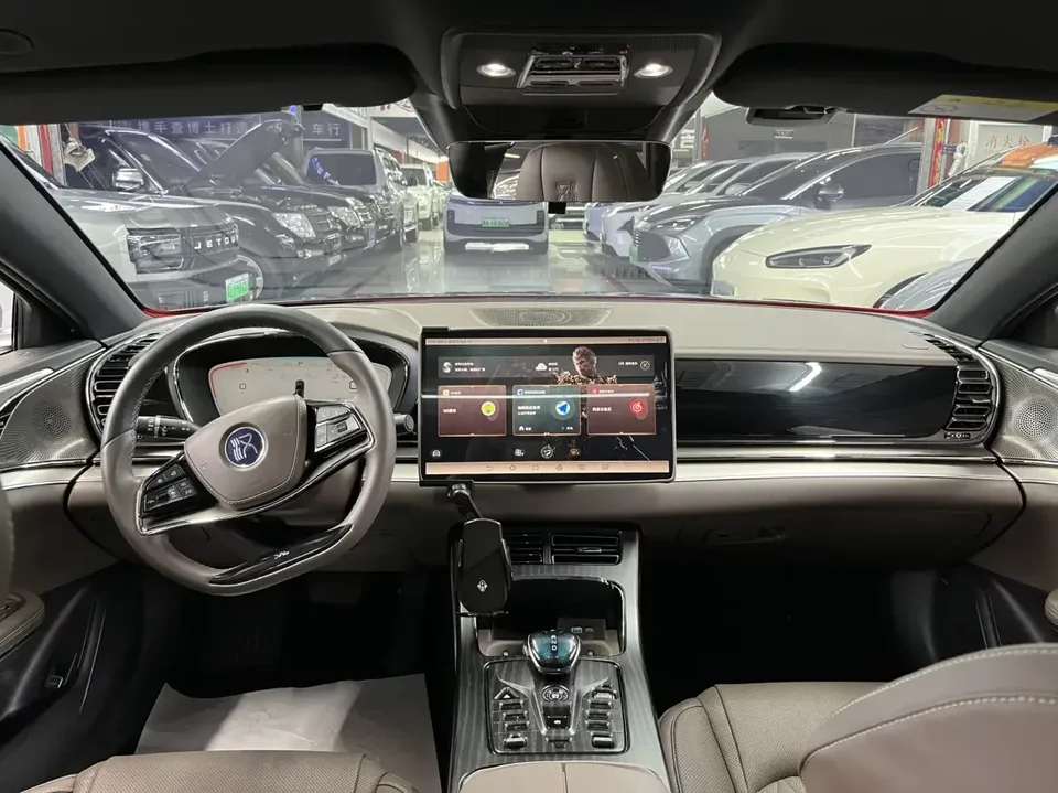 BYD Han DM Chinese DM 2022 DM-i 121KM Premium 2022 — thumbnail 4