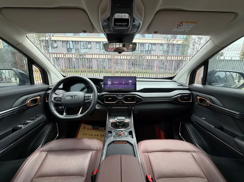 Geely Okavango Haoyue 2022 1.8TD DCT 2022 — thumbnail 3