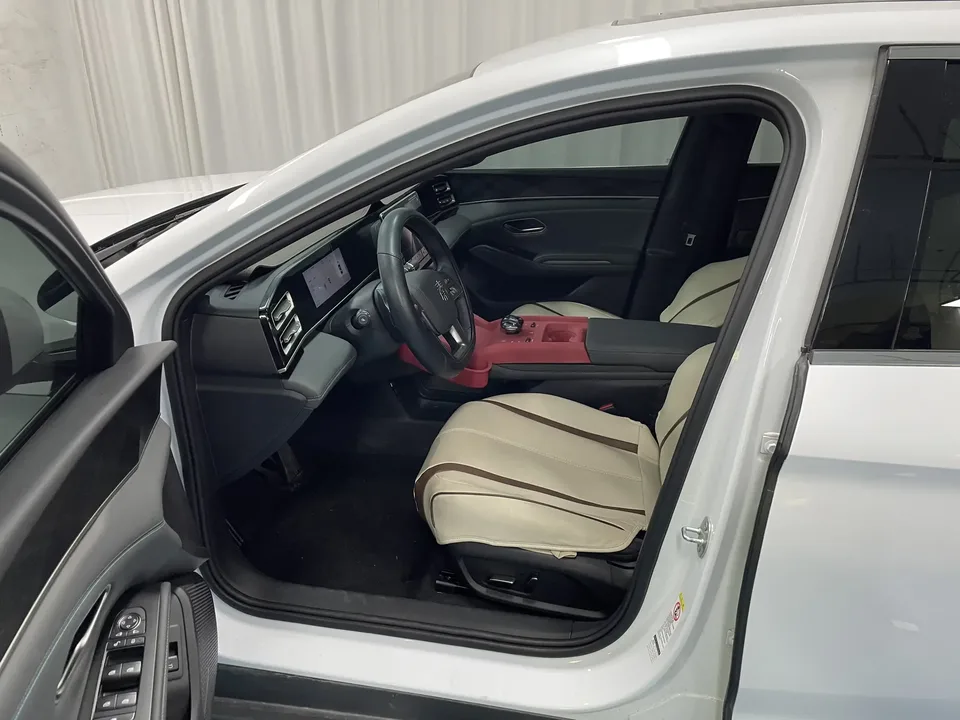 BYD Qin L DM Qin L DM 2025 Intelligent Driving Edition DM-i 120KM Leading Edition 2025 — thumbnail 5