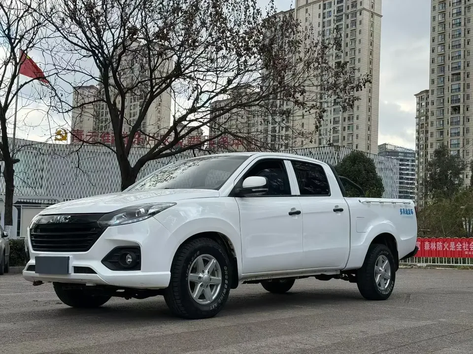 Jiangling Bible bible 2022 2.5T diesel 4WD comfort version standard wheelbase JX4D25A6L 2022 — photo 1, buy with delivery to Moscow