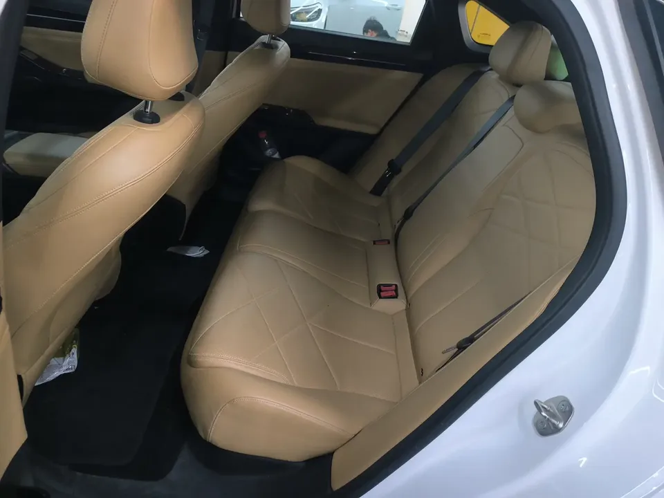 Geely Galaxy L6 Galaxy L6 2023 1.5T DHT 60km PLUS 2024 — thumbnail 3