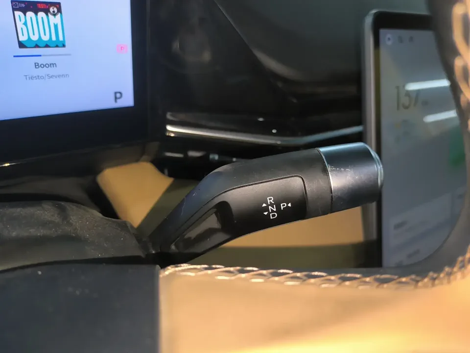 Geely Galaxy L6 Galaxy L6 2023 1.5T DHT 60km PLUS 2024 — thumbnail 4