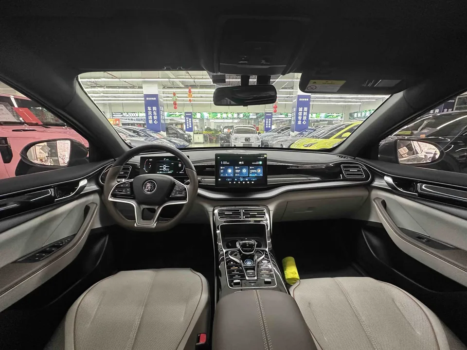 BYD Qin PLUS EV Qin PLUS EV 2024 Honor Edition 420KM Beyond 2024 — thumbnail 2