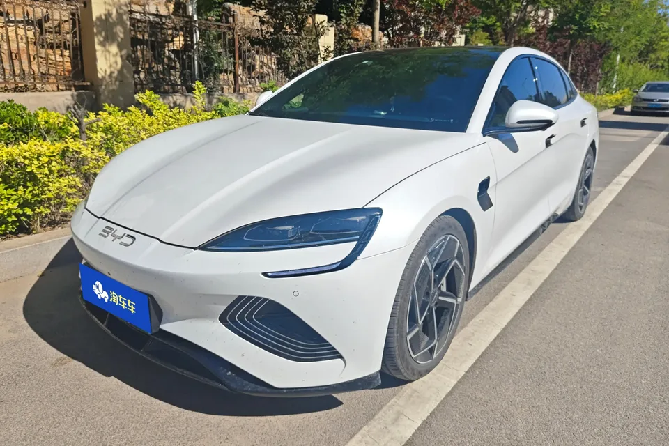 BYD Seal seal 2023 700KM Champion Edition Performance Edition 2023 — photo 1, buy with delivery to Moscow