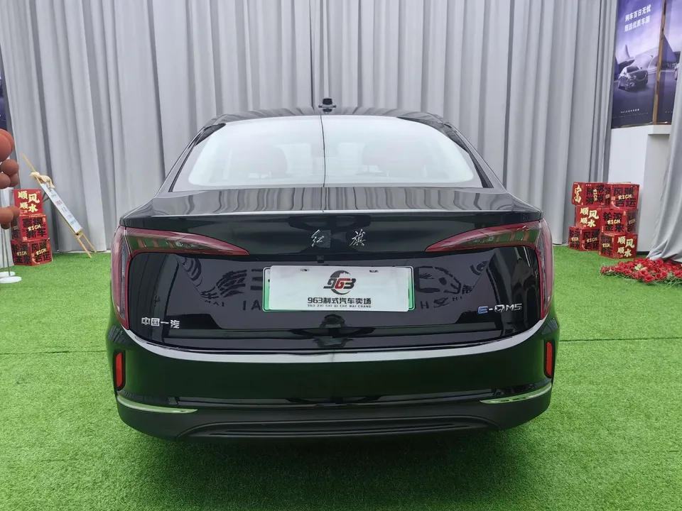 Hongqi E-QM5 Hongqi E-QM5 2022 Charging 431km LeXiang Edition 5-seater 2022 — thumbnail 2