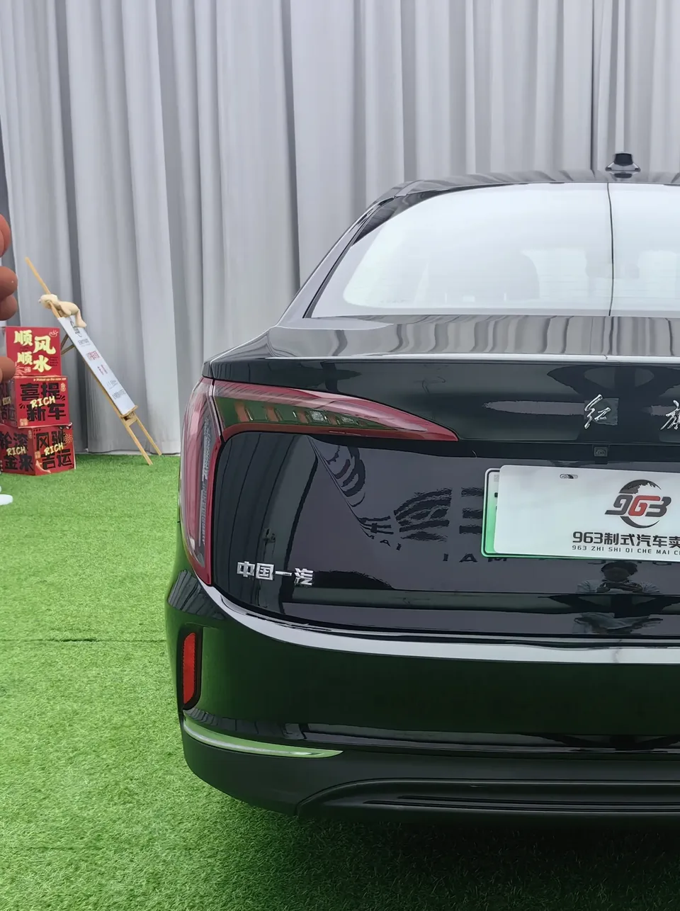 Hongqi E-QM5 Hongqi E-QM5 2022 Charging 431km LeXiang Edition 5-seater 2022 — thumbnail 3