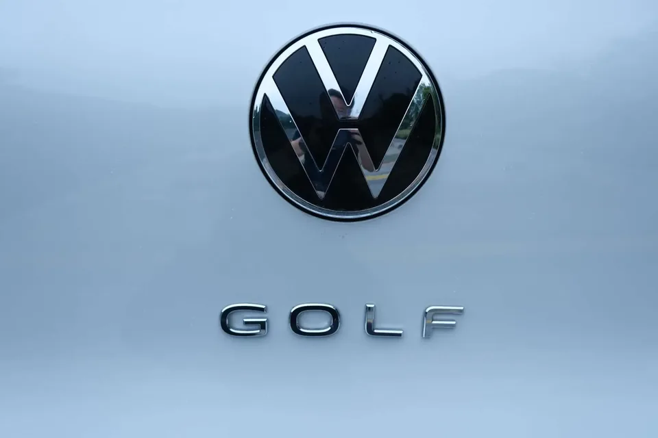 Volkswagen Golf golf 2023 280TSI DSG R-Line facelift 2024 — thumbnail 4