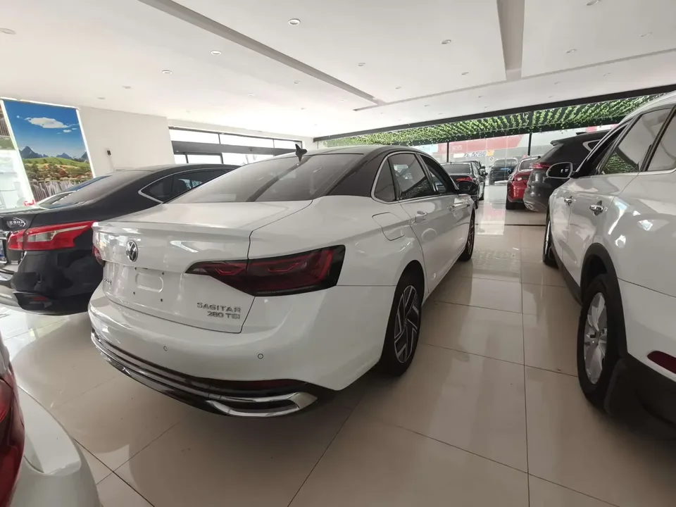 Volkswagen Sagitar Sagitar 2023 280TSI DSG Beyond Edition Plus 2022 — thumbnail 4
