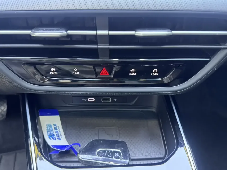 Volkswagen Lamando Lingdu 2022 Lingdu L 280TSI DSG Cool Edition 2022 — thumbnail 3