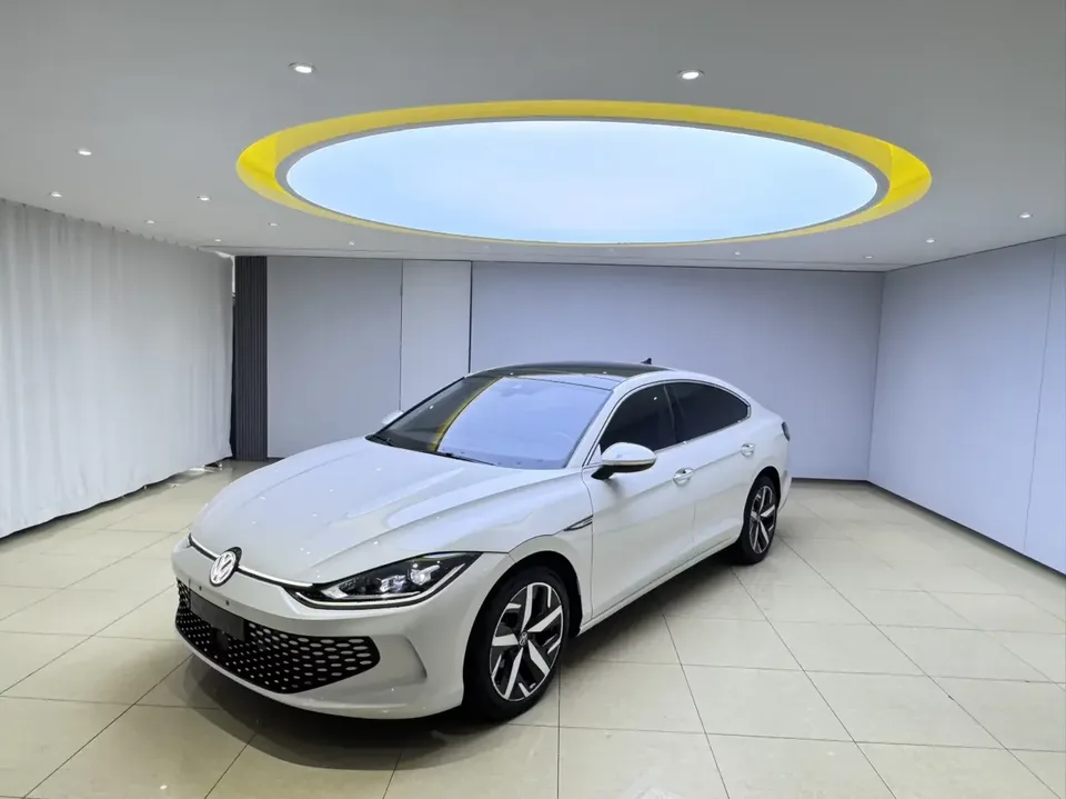 Volkswagen Lamando Lingdu 2022 Lingdu L 280TSI DSG Cool Edition 2022 — photo 1, buy with delivery to Moscow