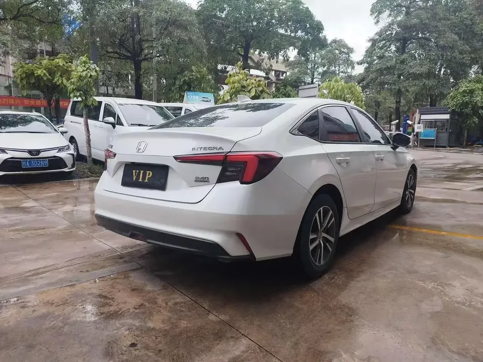 Honda Integra Style 2023 240TURBO CVT Tech Edition 2023 — миниатюра 2