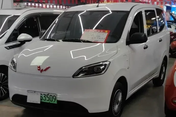 Wuling Hongguang pure electric version Wuling Hongguang pure electric version 2024 300KM Standard 2025 — photo 1, buy with delivery to Moscow
