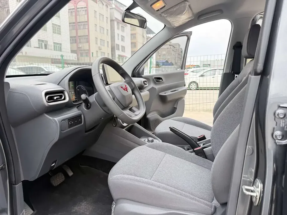 Wuling Hongguang pure electric version Wuling Hongguang pure electric version 2024 300KM Practical 2024 — thumbnail 5
