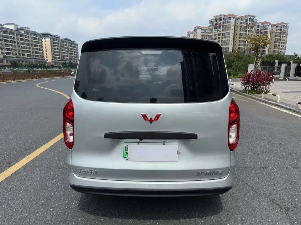 Wuling Hongguang pure electric version Wuling Hongguang pure electric version 2024 300KM Standard 2026 — thumbnail 2