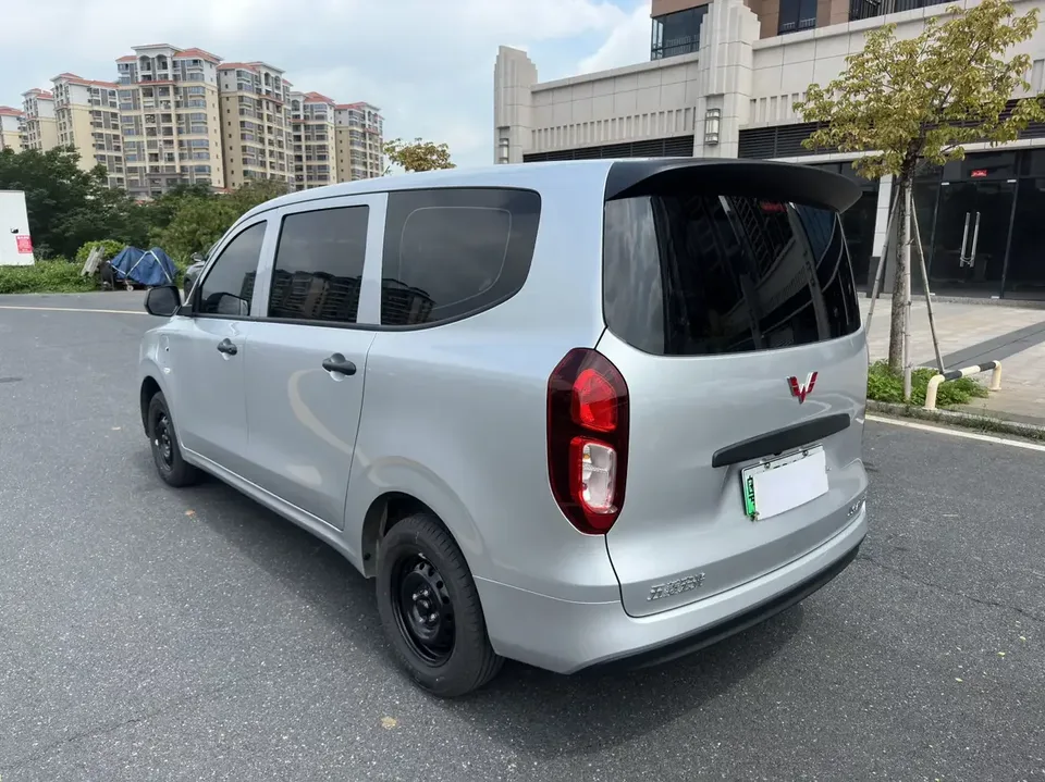 Wuling Hongguang pure electric version Wuling Hongguang pure electric version 2024 300KM Standard 2026 — thumbnail 4