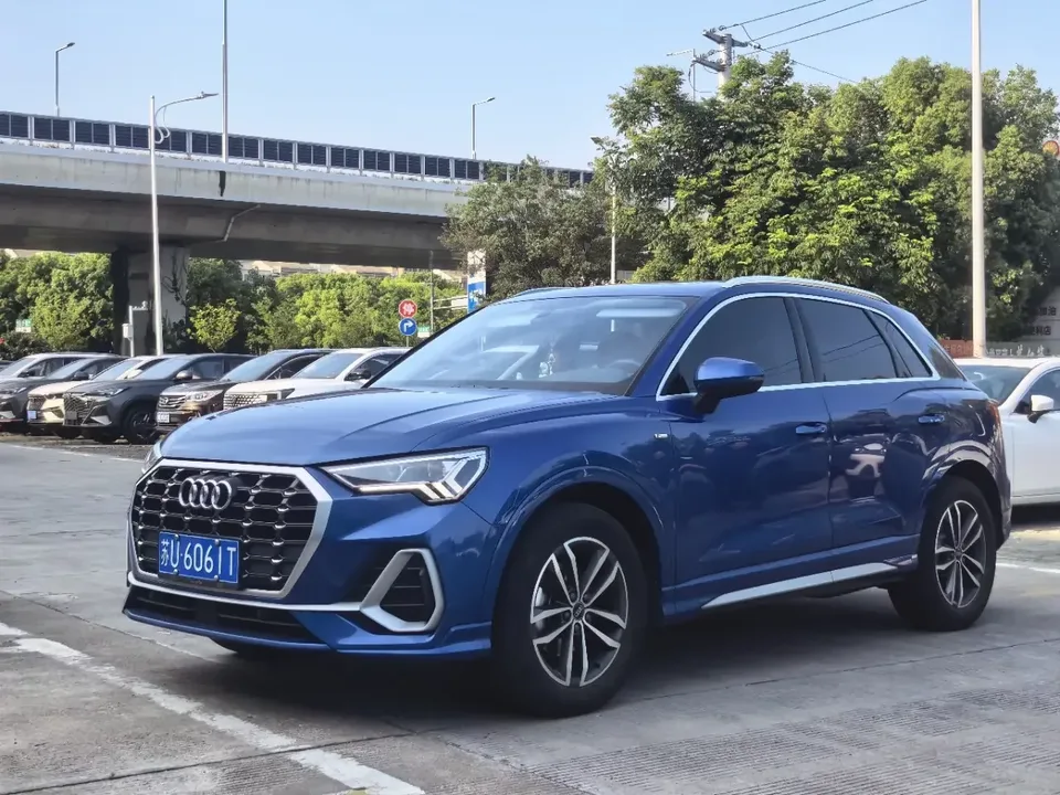Audi Q3 Audi Q3 2022 35 TFSI Progressive Dynamic 2022 — photo 1, buy with delivery to Moscow
